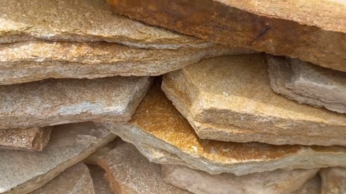 Плитняк златолит жёлтый золотистый для отмостки купить в Краснодаре