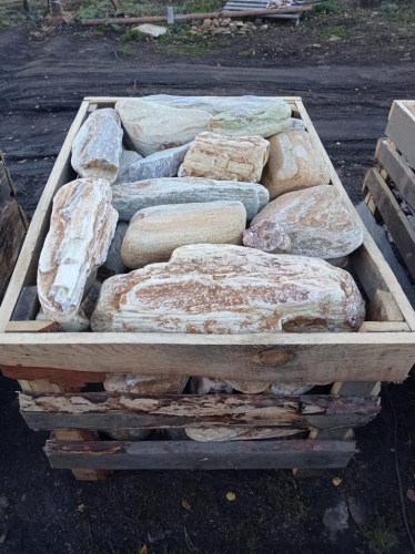 Златолит жёлтый, жёлто-зелёный глыбки и валуны для ланшафтного дизайна купить в Краснодаре