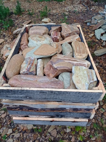 Златолит жёлтый, жёлто-зелёный глыбки и валуны для ланшафтного дизайна купить в Краснодаре