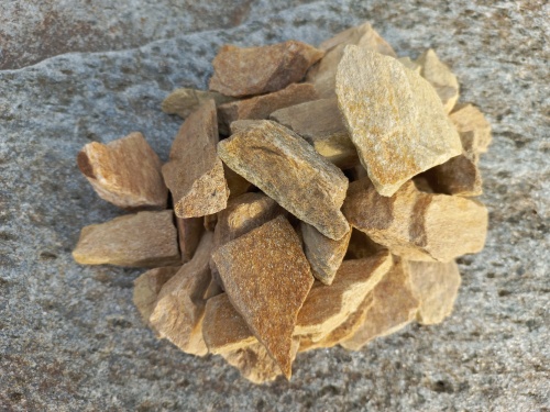 Златолит жёлтый декоративная каменная крошка купить в Краснодаре