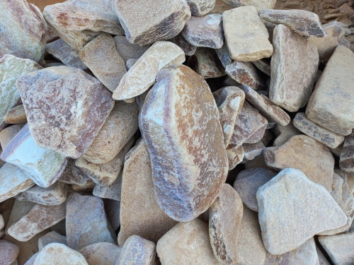 Златолит жёлтый, жёлто-зелёный глыбки и валуны для ланшафтного дизайна купить в Краснодаре