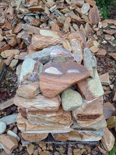 Златолит жёлтый, жёлто-зелёный глыбки и валуны для ланшафтного дизайна купить в Краснодаре