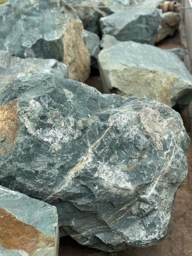 Камни для ландшафтного дизайна зелёные 10-60 килограмм купить в Краснодаре