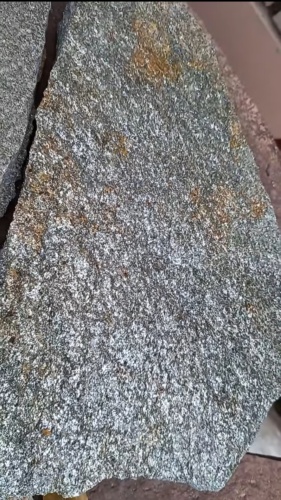 Плитняк златолит серебристый для цоколя, отмостки купить в Краснодаре