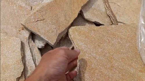 Плитняк златолит жёлтый золотистый для отмостки купить в Краснодаре