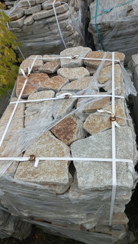 Плитняк галтованный гранитный для ландшафтного дизайна купить в Краснодаре