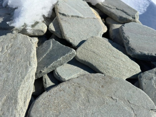 Плитняк златолит зелёный галтованный для цоколя купить в Краснодаре