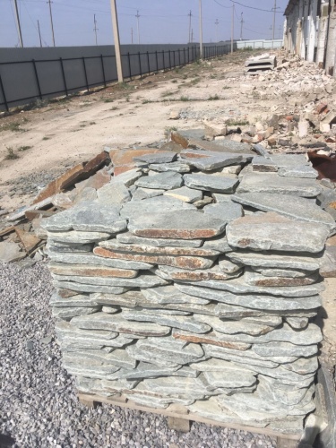 Златолит серебристый галтованный для лестниц купить в Краснодаре