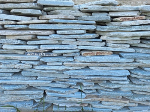 Плитняк златолит зелёный галтованный для цоколя купить в Краснодаре