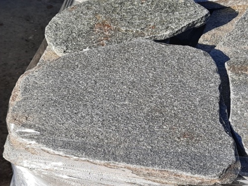 Златолит серебристый галтованный для лестниц купить в Краснодаре