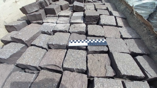 Лемезит колотая брусчатка 10 * 10 см. для парковки купить в Краснодаре