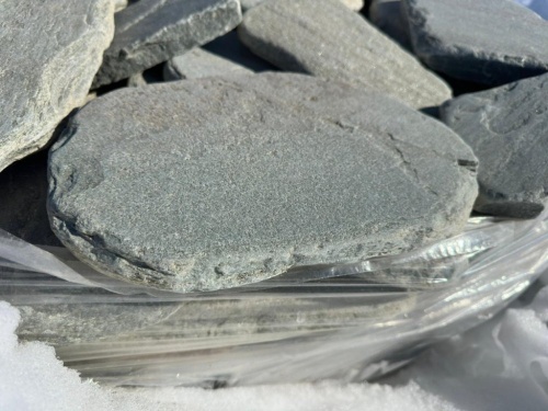 Плитняк златолит зелёный галтованный для цоколя купить в Краснодаре